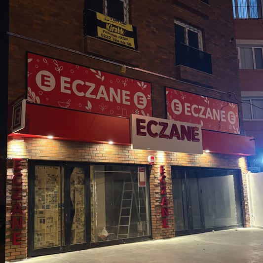Eczane Cephe & İç Dekor