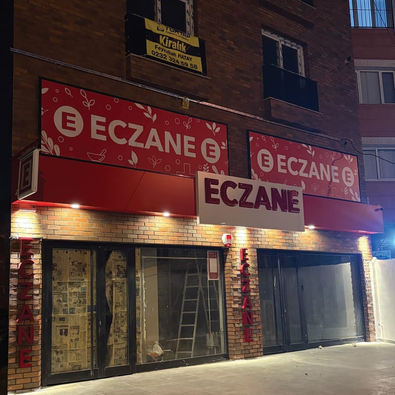 Eczane Cephe & İç Dekor